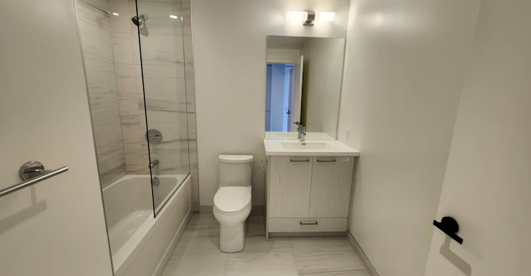 2511-28 Interchange Way, Vaughan, ON, L4K 0P8 - 12