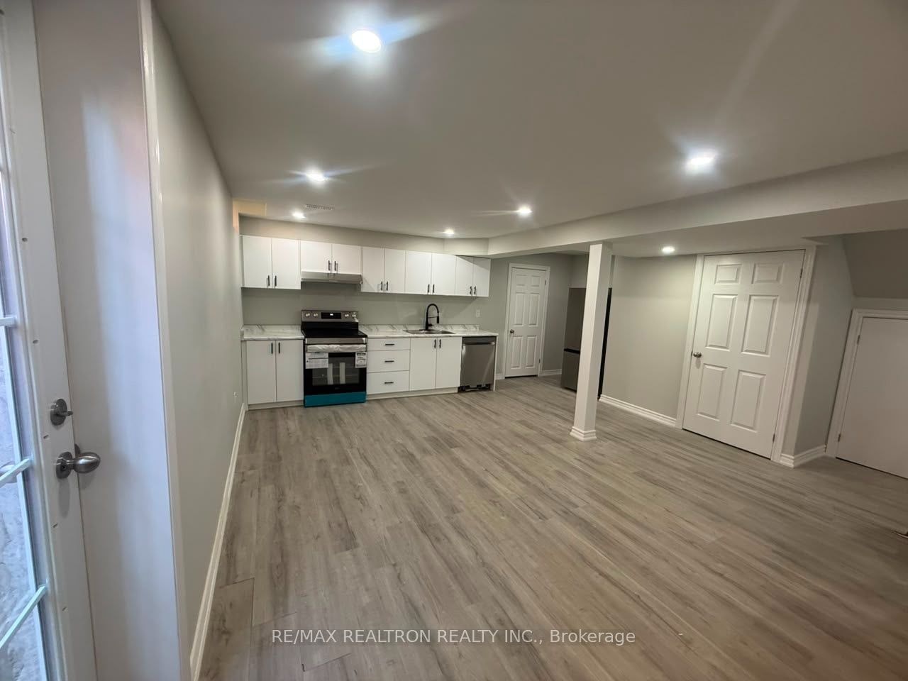 95 Tulip Street, Georgina, ON, L4P 1C6