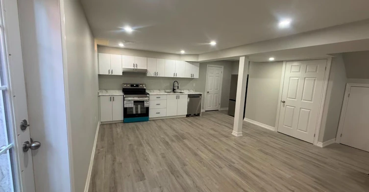 95 Tulip Street, Georgina, ON, L4P 1C6