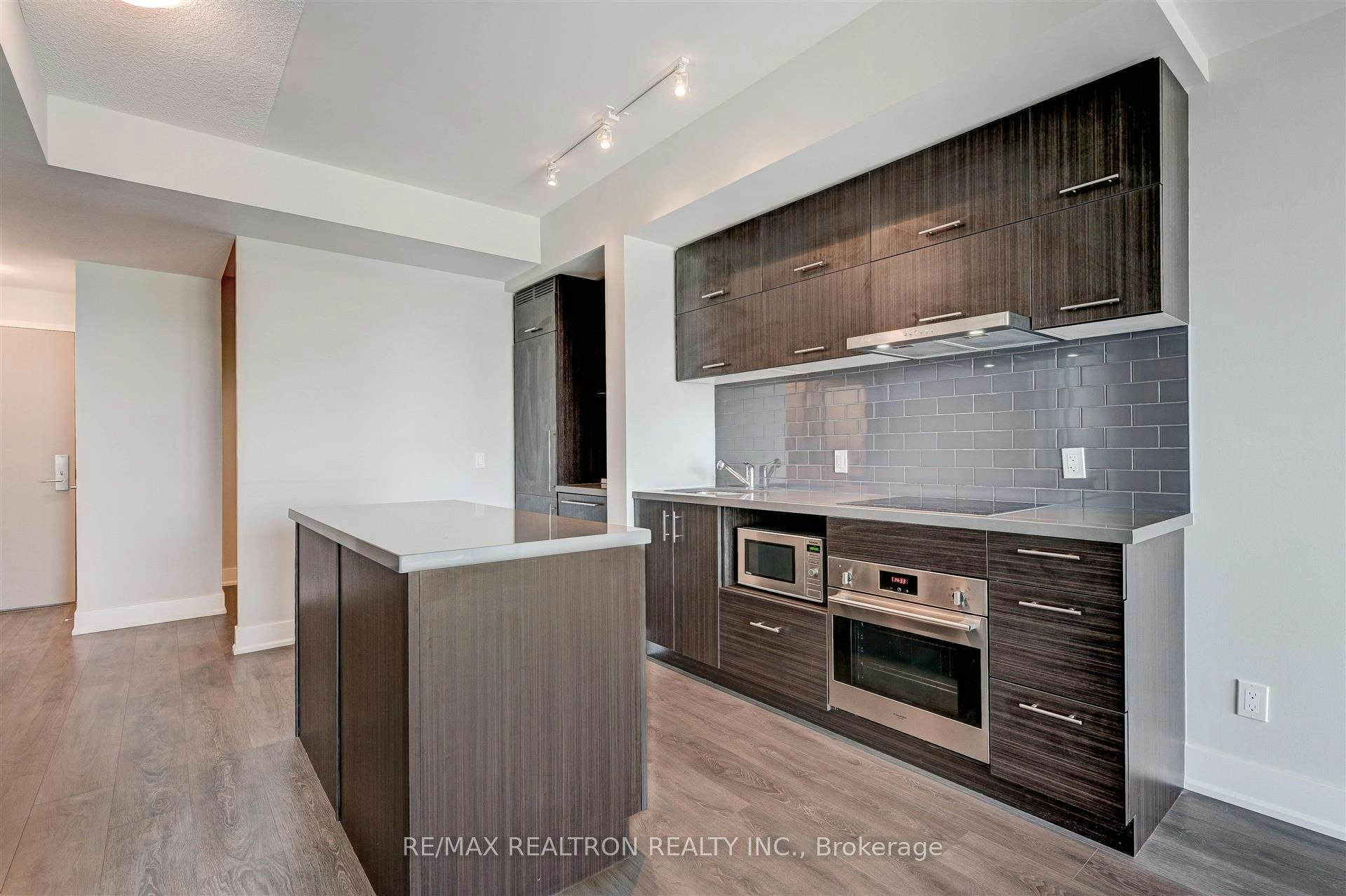 809-180 Enterprise Boulevard, Markham, ON, L6G 0G4 - 10