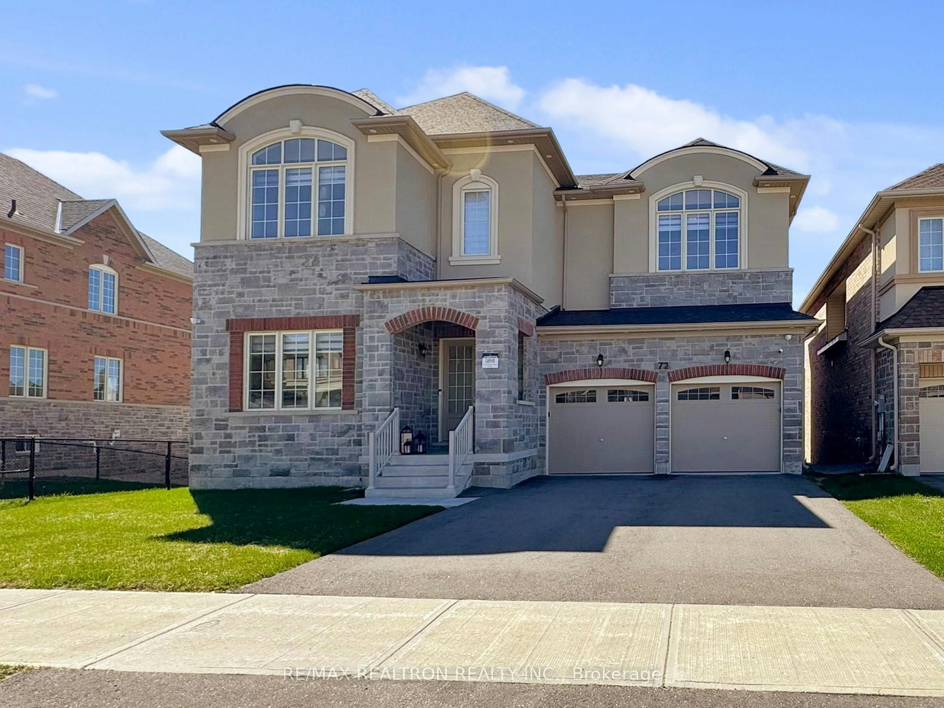 72 Carriage Shop Bend, East Gwillimbury, ON, L9N 0Y5