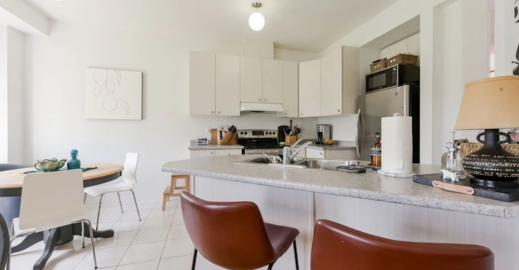 87-15 Old Colony Road, Richmond Hill, ON, L4E 4L5 - 17