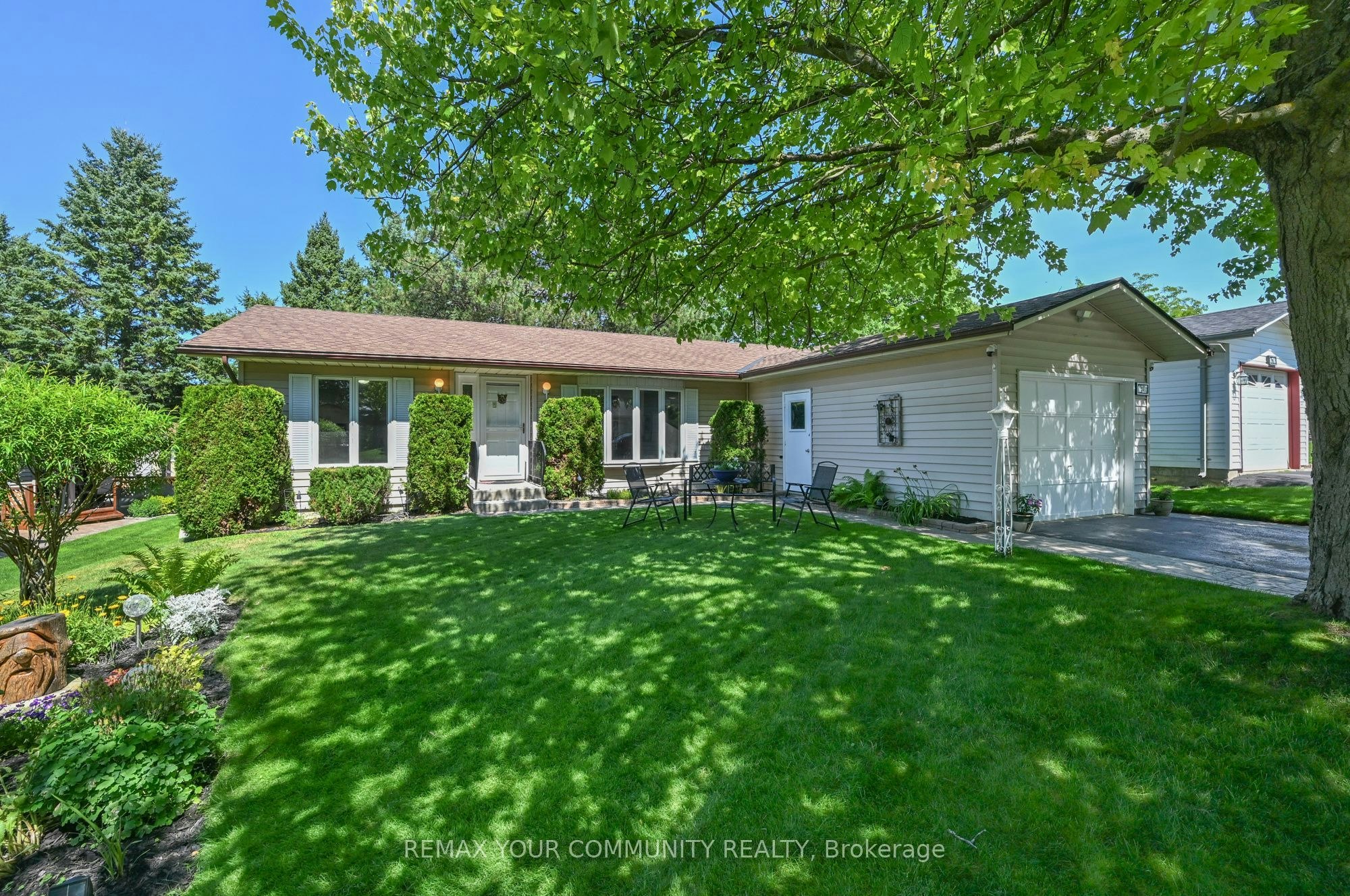 76 Tecumseth Pines Drive, New Tecumseth, ON, L0G 1W0