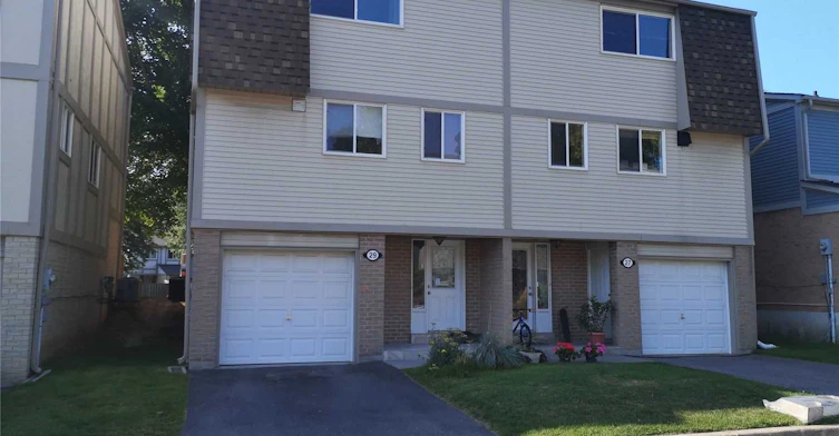 29 New Port Way, Markham, ON, L3T 5G3