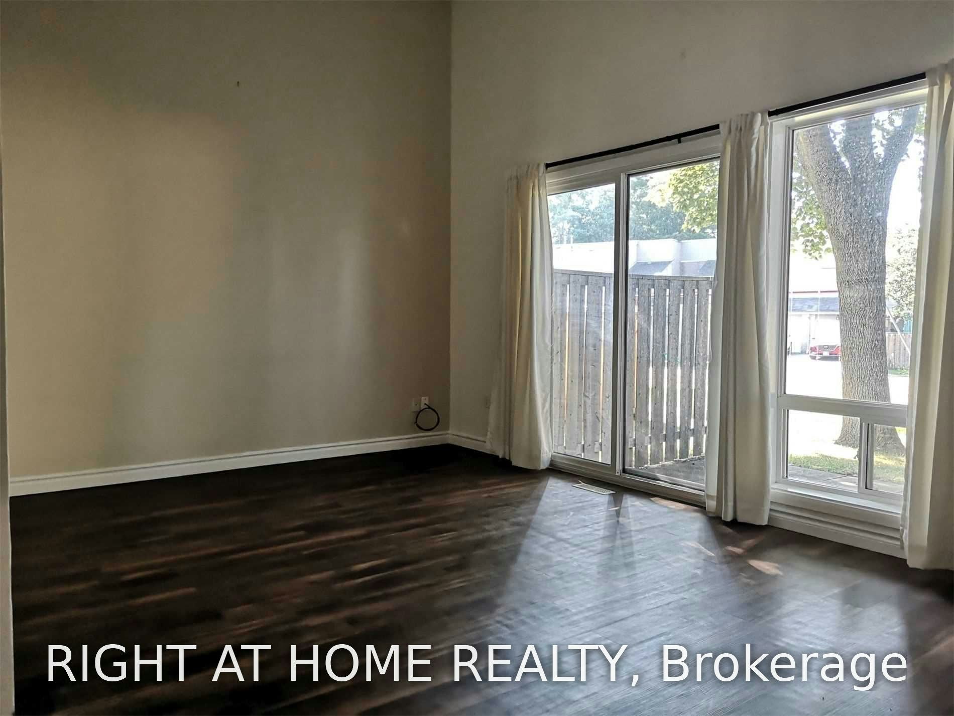 29 New Port Way, Markham, ON, L3T 5G3 - 4