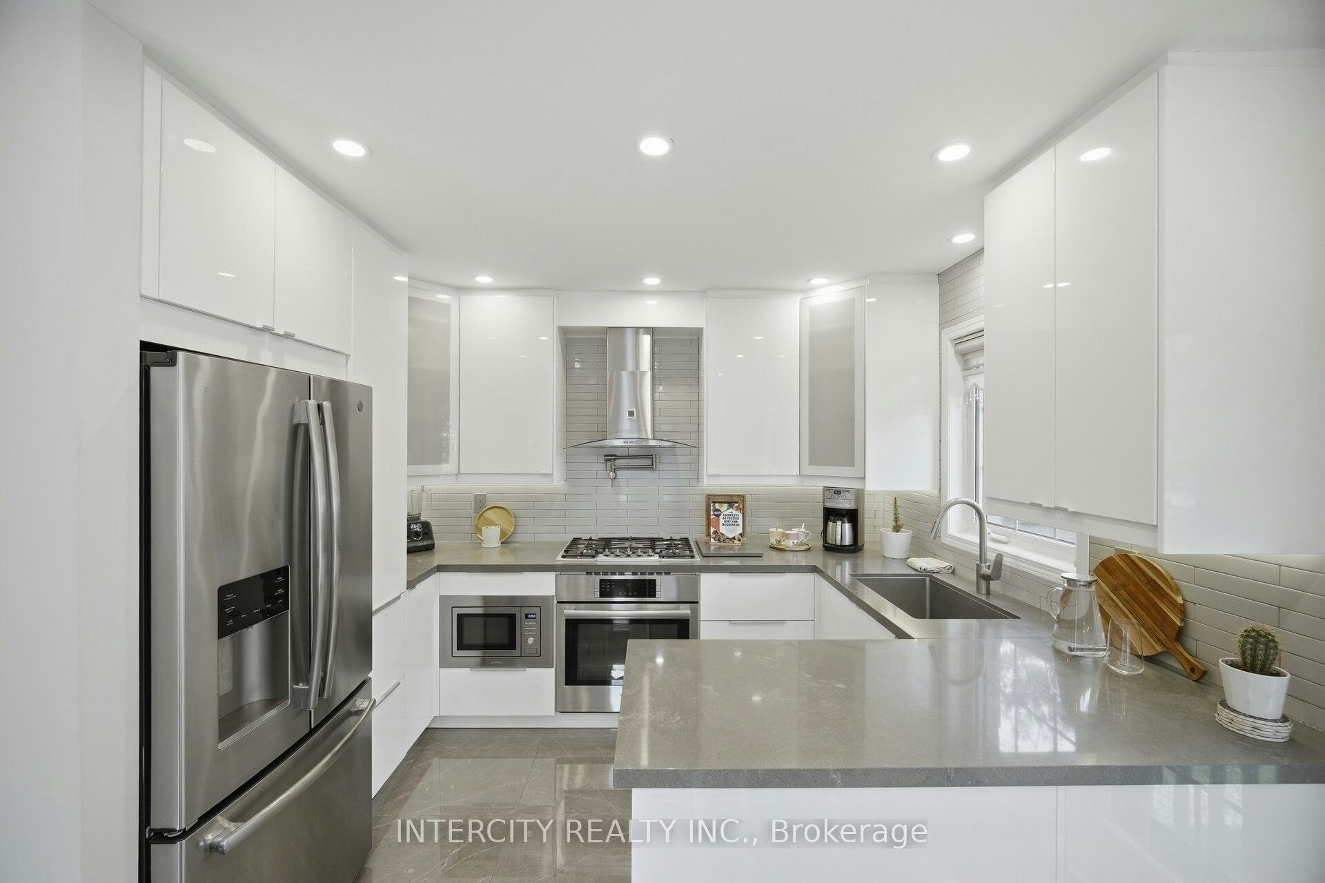 64 Coranto Way, Vaughan, ON, L4H 3L9 - 6