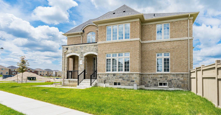 2 Hawthorns Gardens, Adjala-Tosorontio, ON, L0G 1W0 - 4