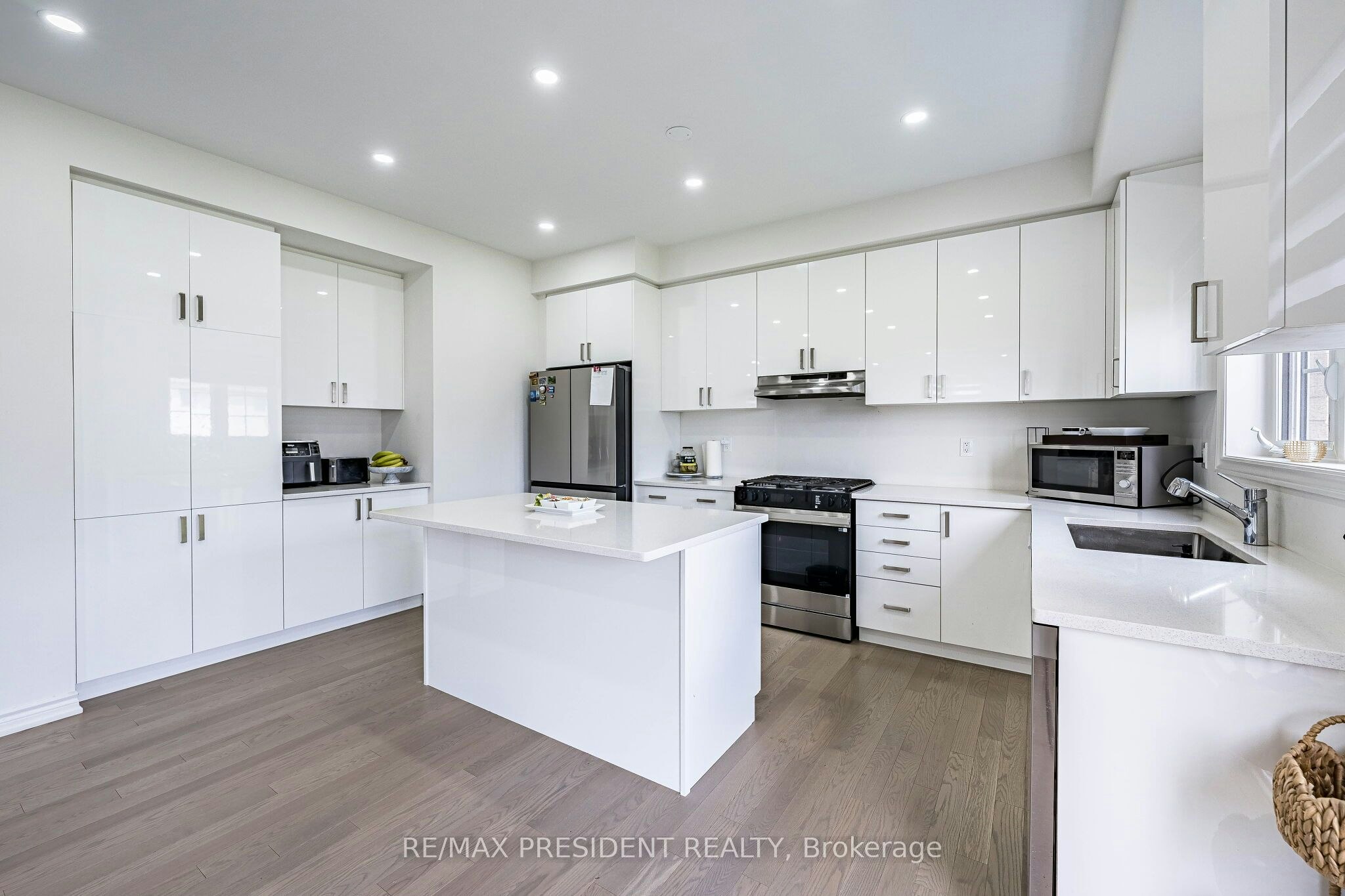 2 Hawthorns Gardens, Adjala-Tosorontio, ON, L0G 1W0 - 18