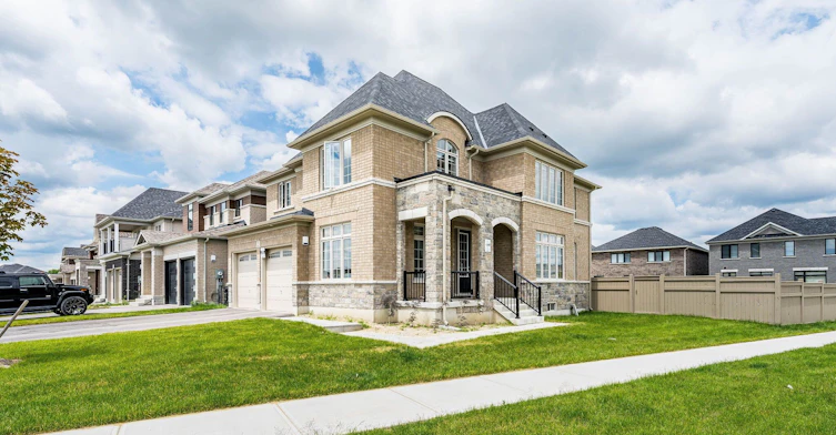 2 Hawthorns Gardens, Adjala-Tosorontio, ON, L0G 1W0 - 5