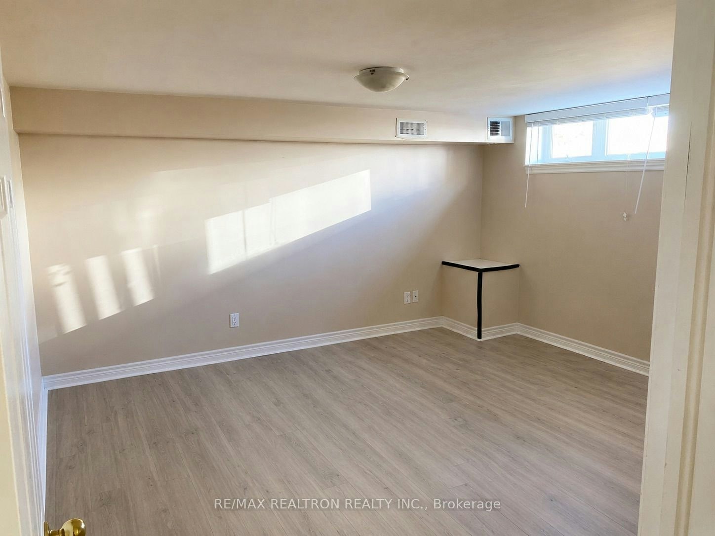 Bsmt-260 Axminster Drive, Richmond Hill, ON, L4C 2W1