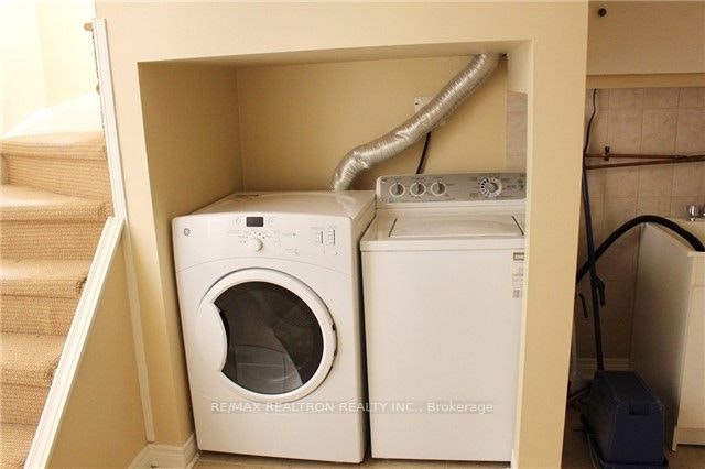 Bsmt-260 Axminster Drive, Richmond Hill, ON, L4C 2W1 - 8