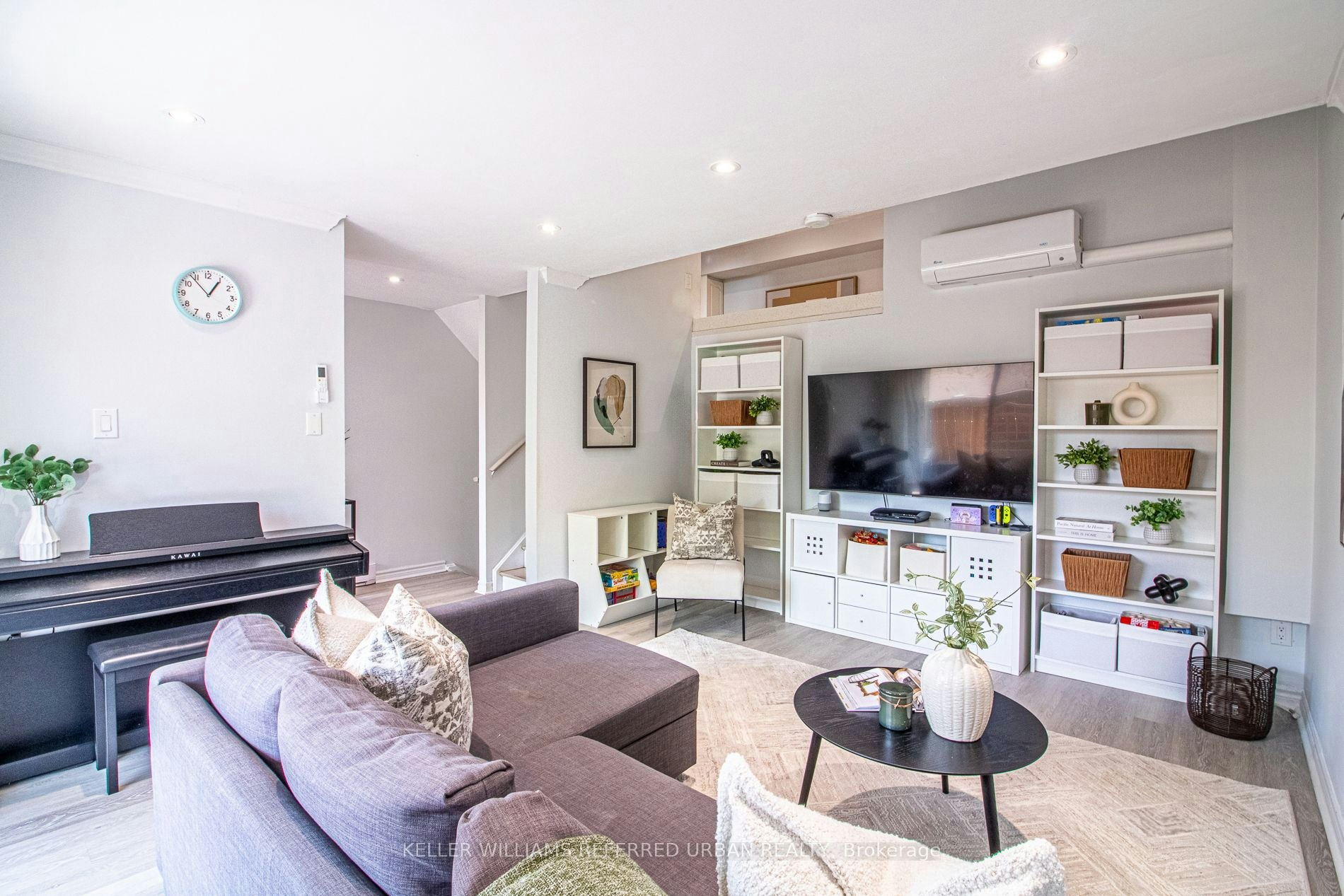 60 Springfair Avenue, Aurora, ON, L4G 3M2