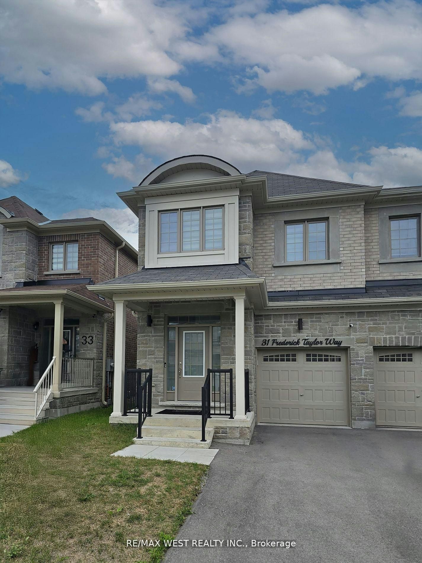 31 Frederick Taylor Way, East Gwillimbury, ON, L0G 1M0