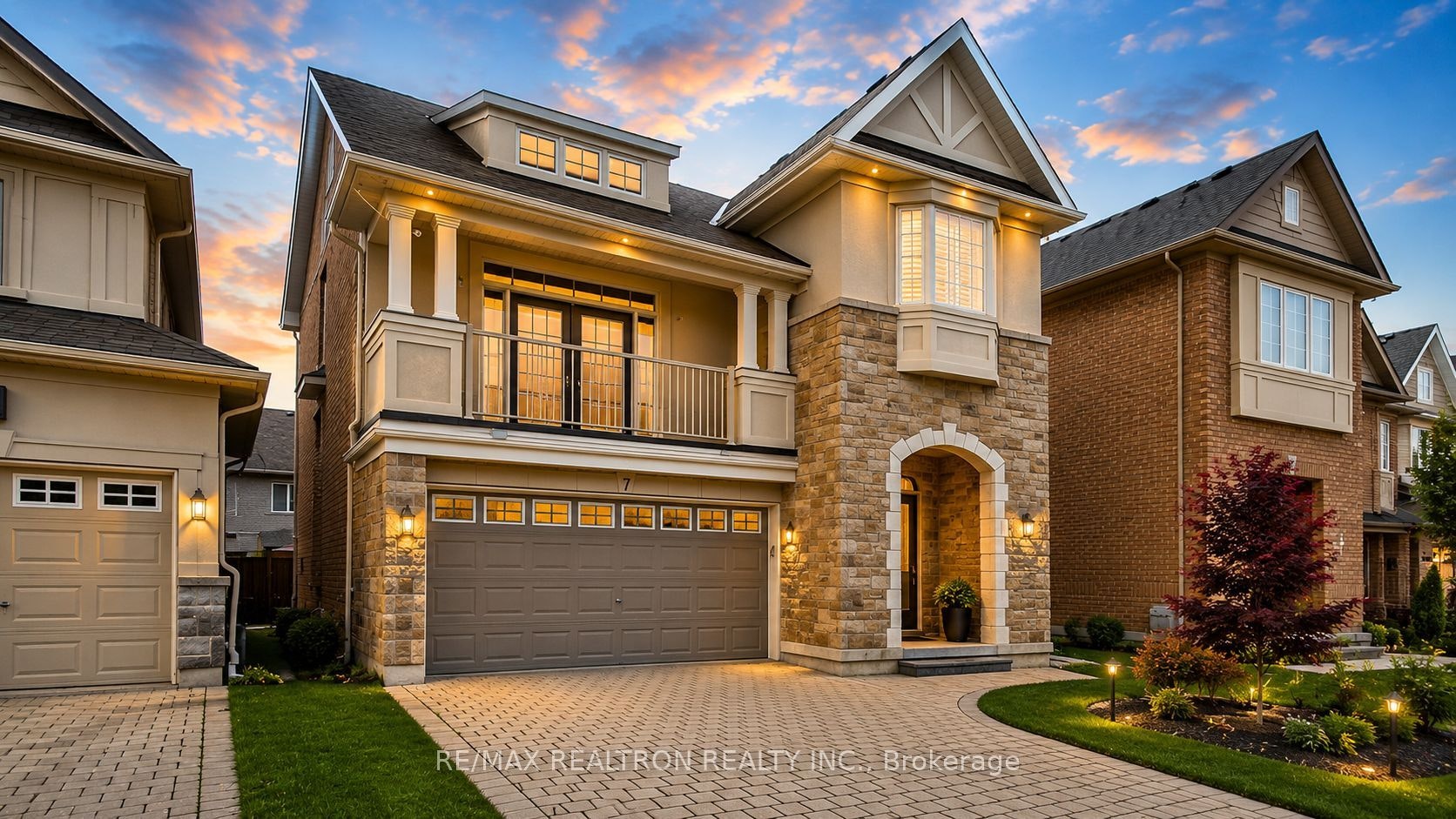 7 Military Court, Richmond Hill, ON, L4E 0M3