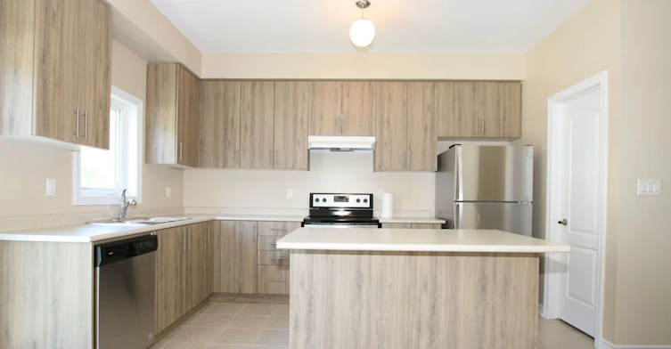 49 Milson Crescent, Essa, ON, L3W 0C9 - 2