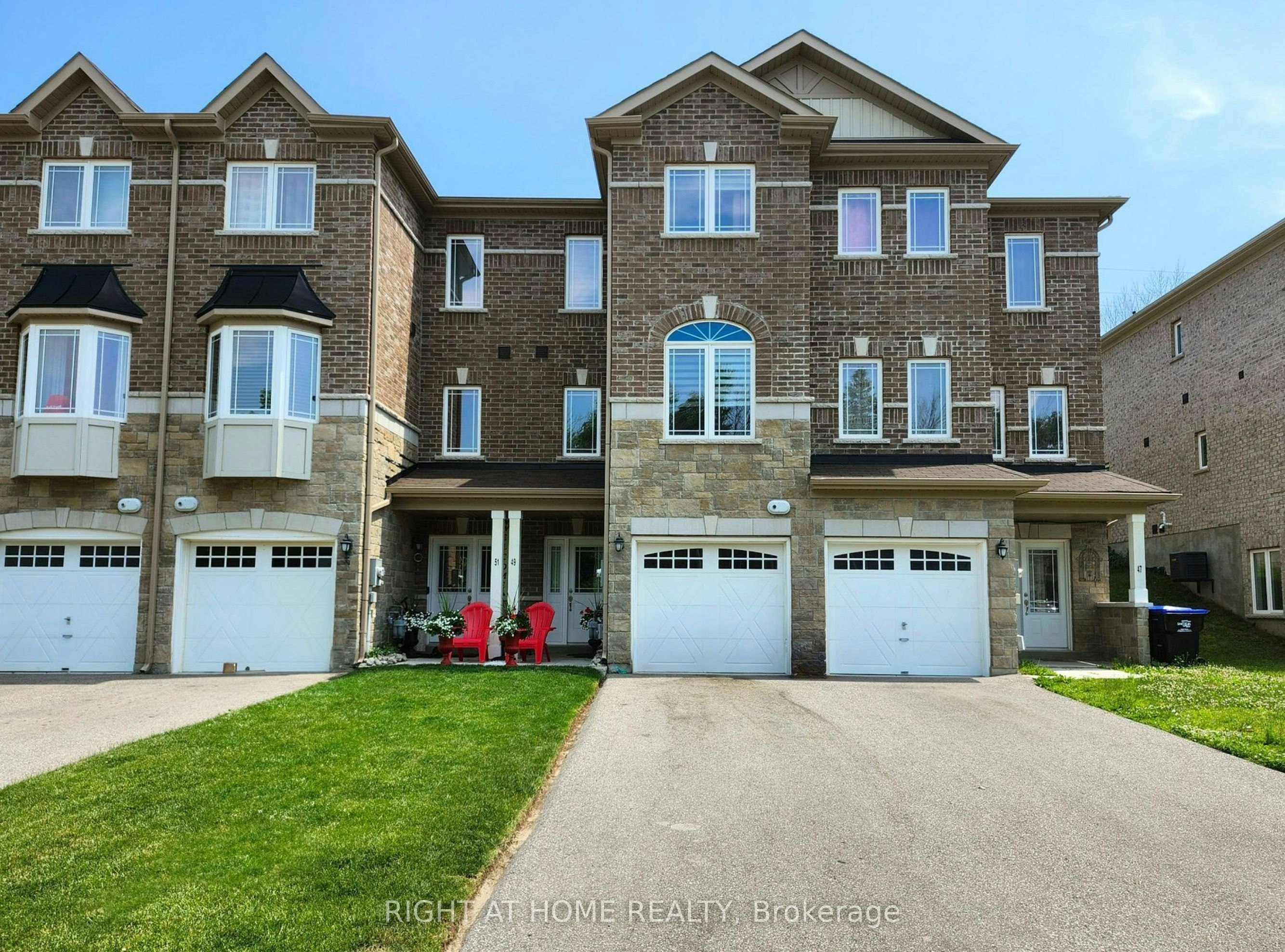 49 Milson Crescent, Essa, ON, L3W 0C9