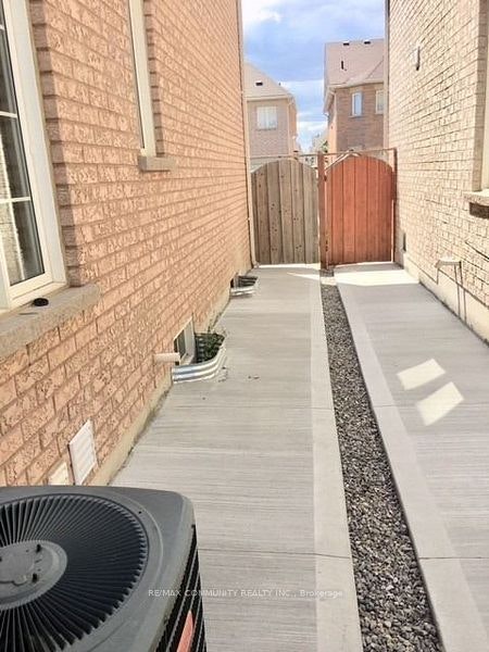 50 Geddington Crescent, Markham, ON, L6B 0M7 - 5