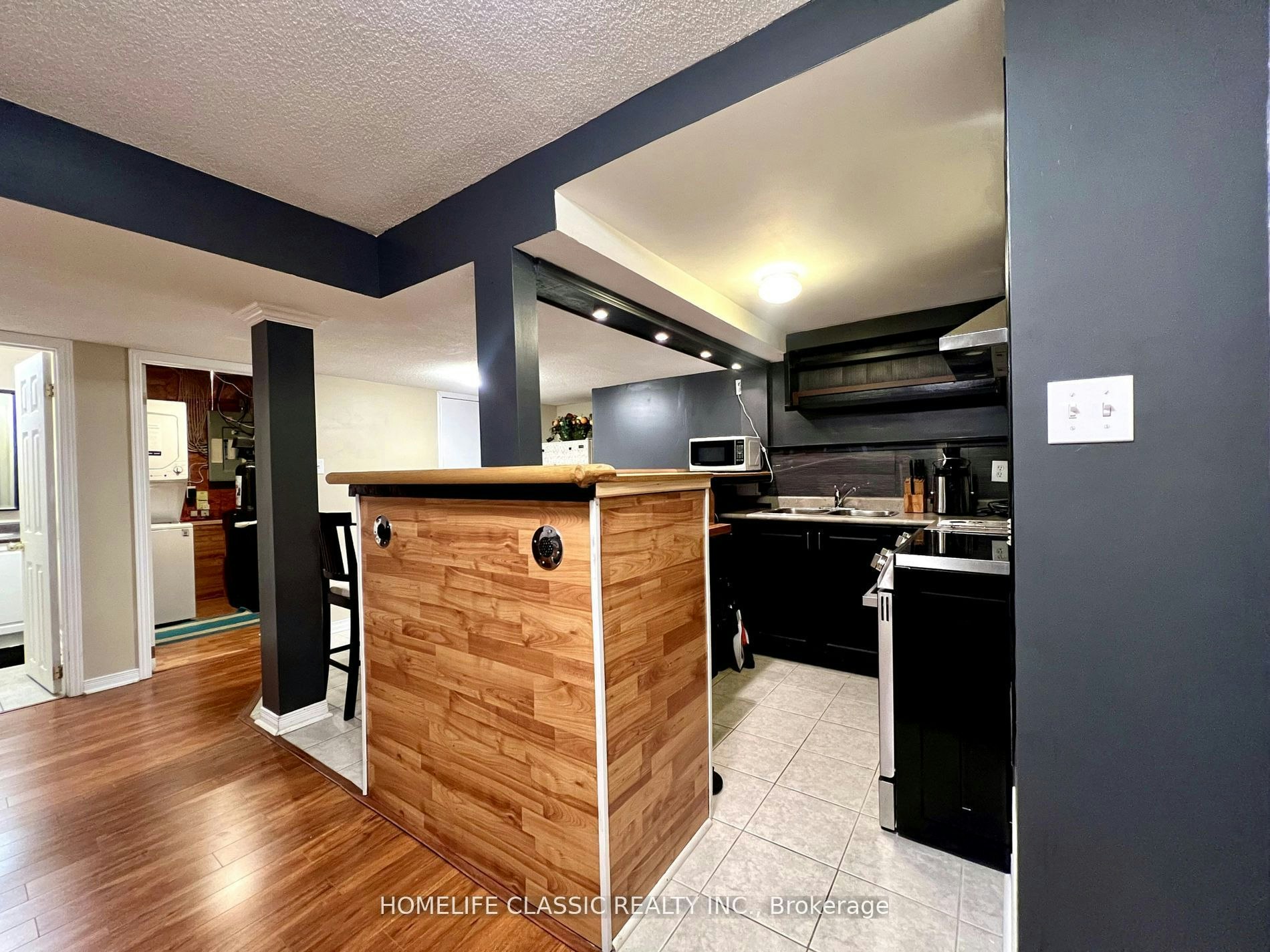 Lower-423 Flanagan Court, Newmarket, ON, L3X 2G1 - 4