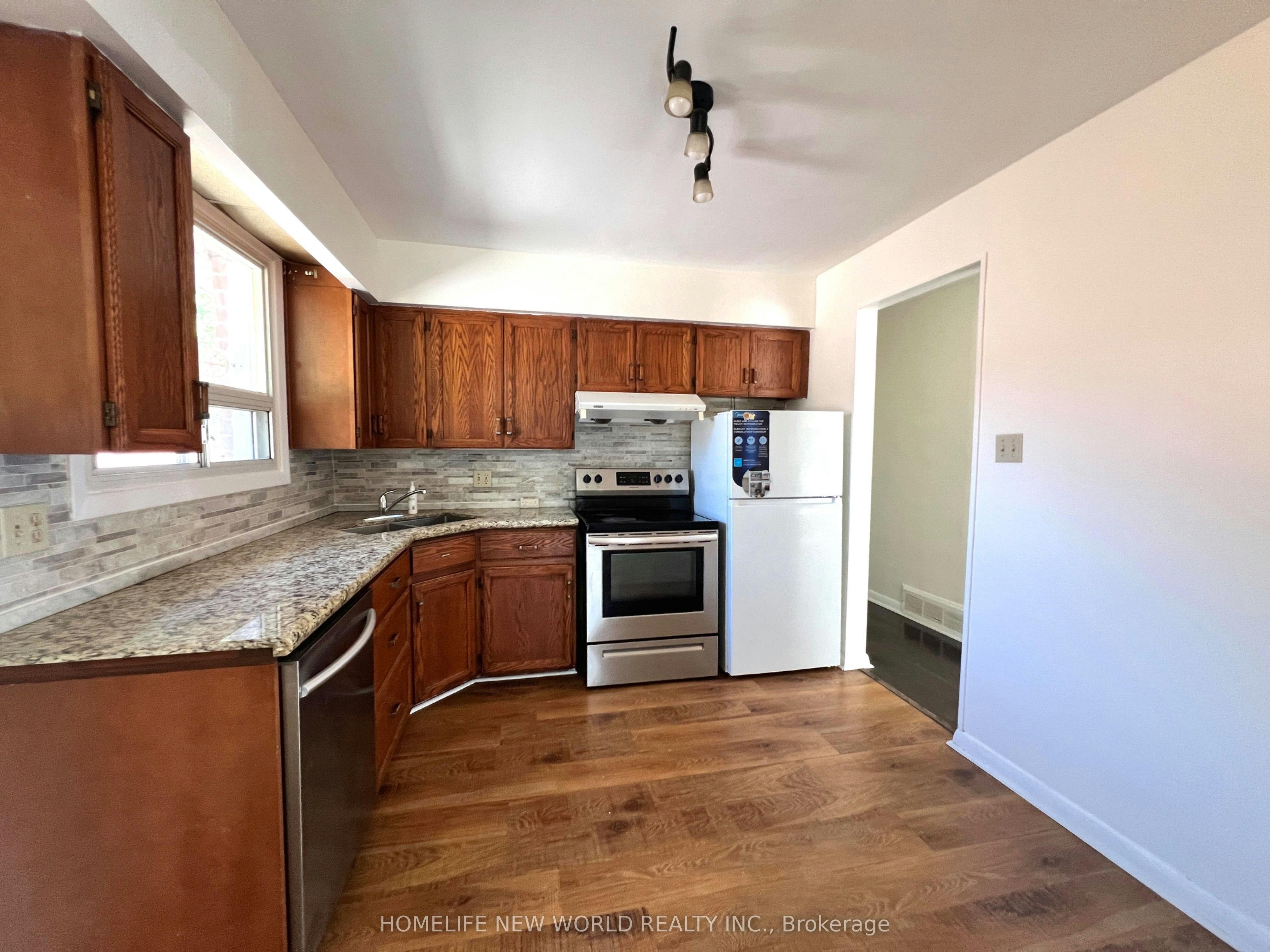 53 Aurora Heights Drive, Aurora, ON, L4G 2W6 - 4