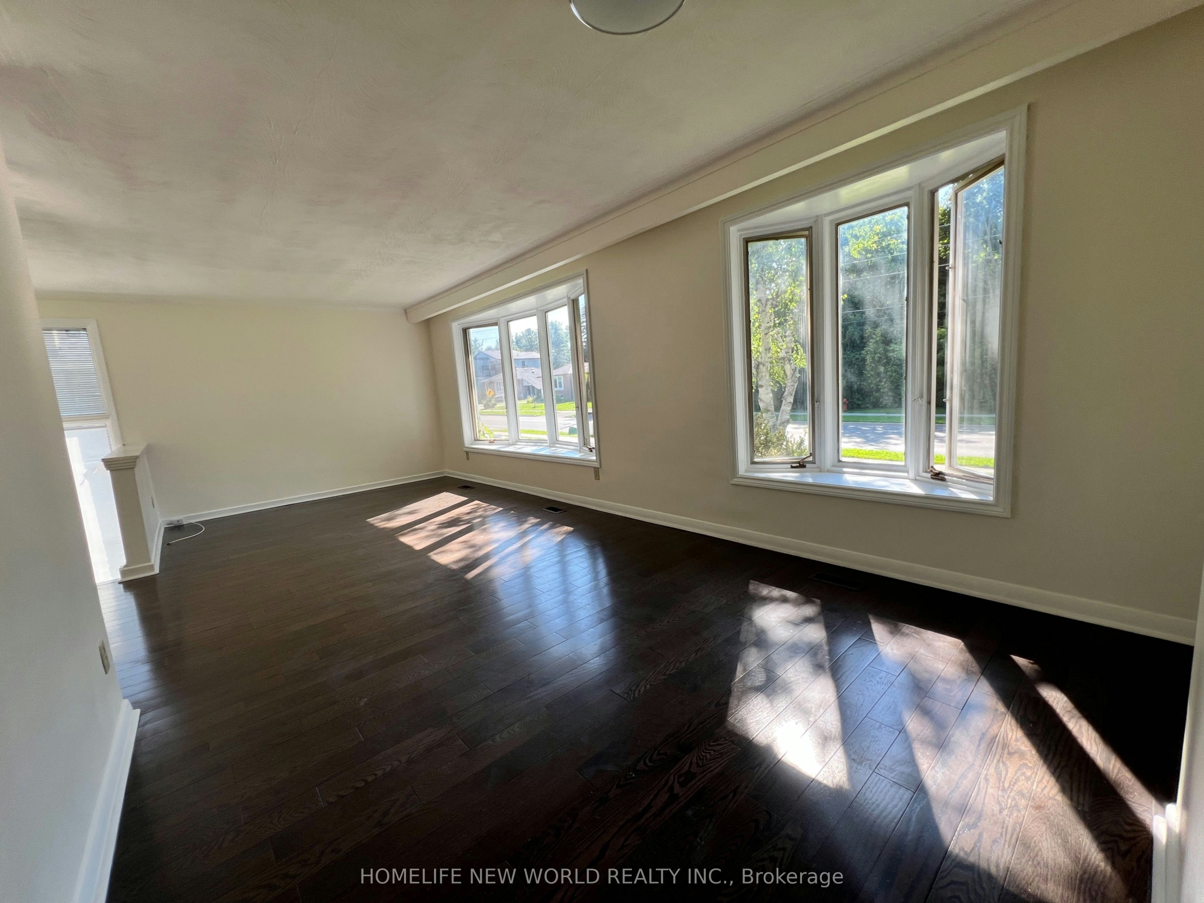 53 Aurora Heights Drive, Aurora, ON, L4G 2W6 - 2