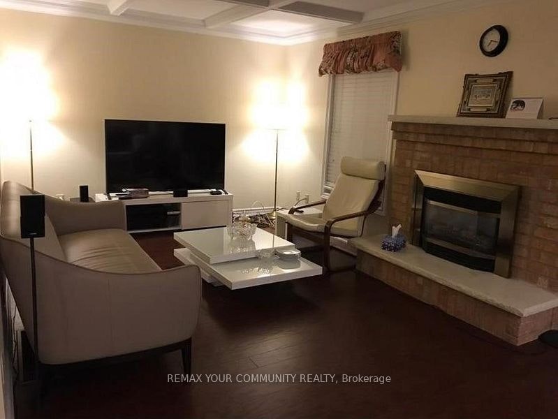 243 Glenway Circle, Newmarket, ON, L3Y 7S6 - 2