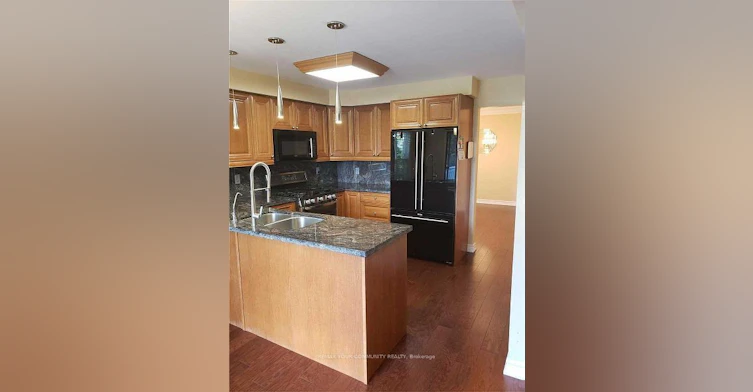 243 Glenway Circle, Newmarket, ON, L3Y 7S6 - 3