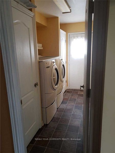 243 Glenway Circle, Newmarket, ON, L3Y 7S6 - 7