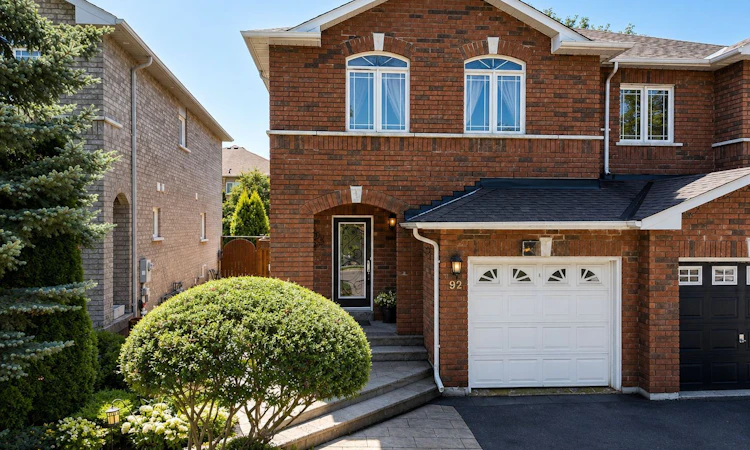 92 Blackthorn Drive