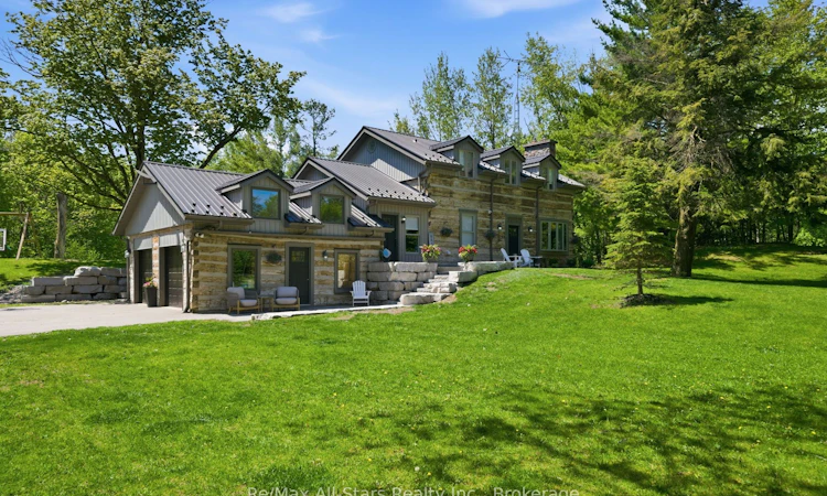 24 The Pines Lane