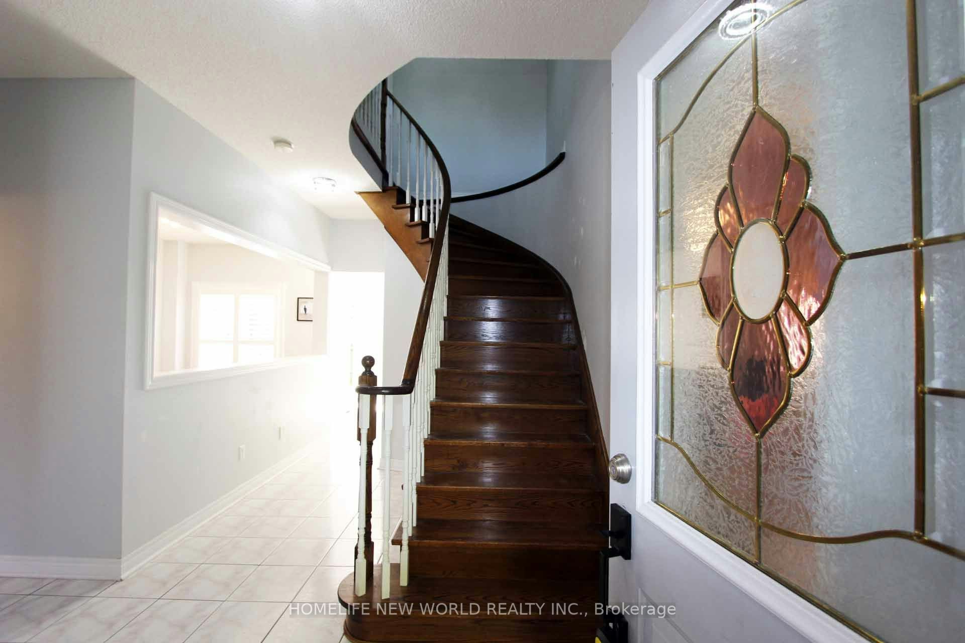 834 Surin Court, Newmarket, ON, L3Y 8R4 - 7