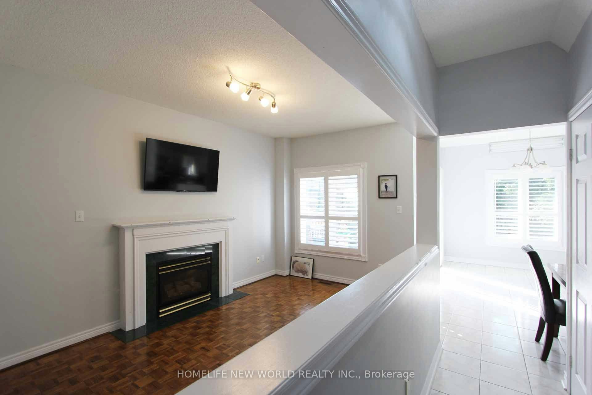 834 Surin Court, Newmarket, ON, L3Y 8R4 - 6