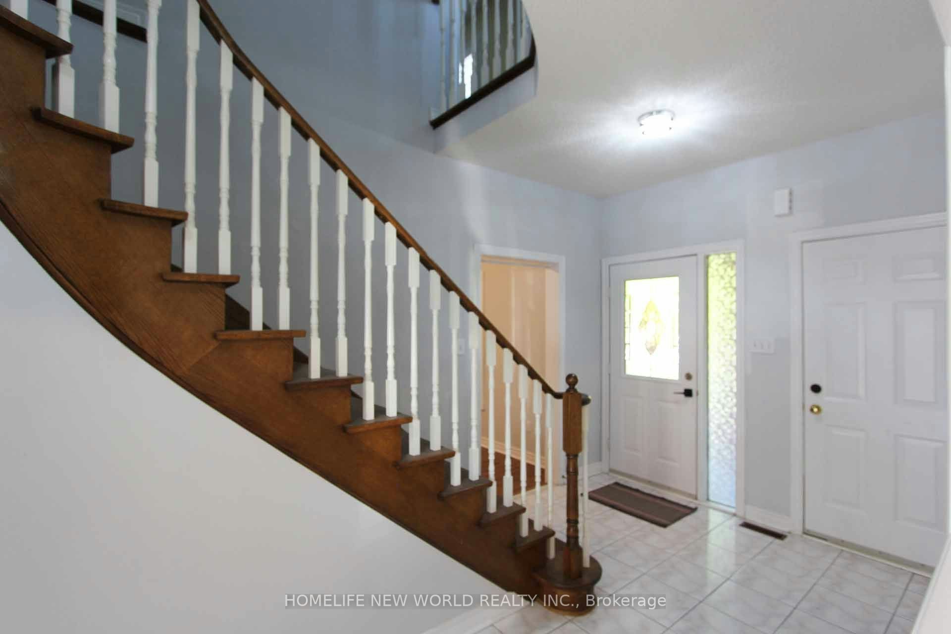 834 Surin Court, Newmarket, ON, L3Y 8R4 - 9