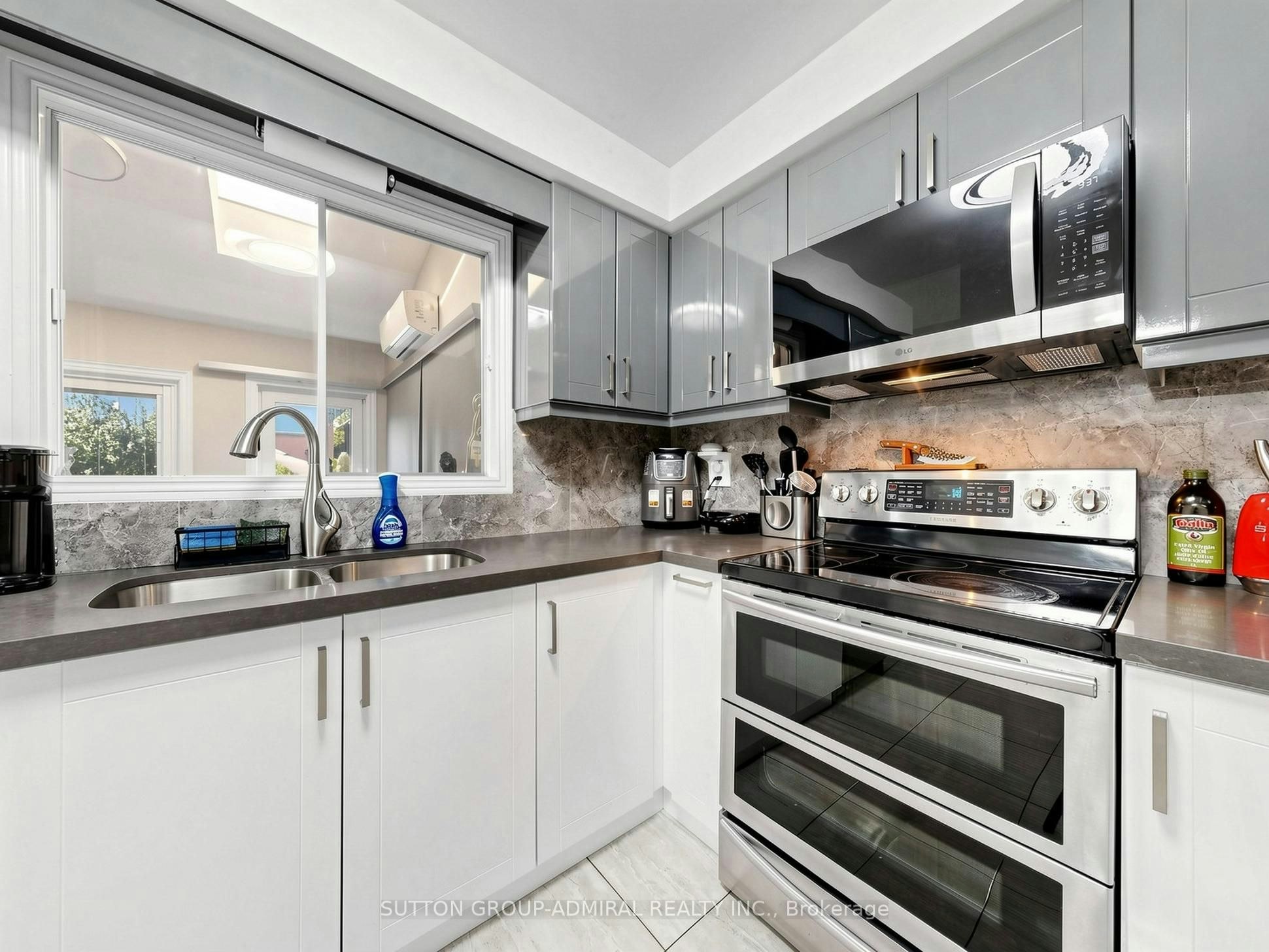 11 Checker Court, Vaughan, ON, L4J 5X4 - 11