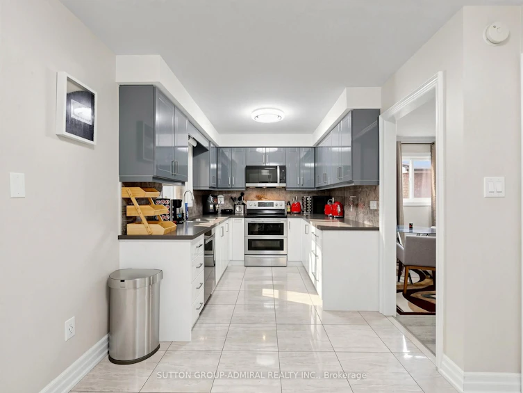 11 Checker Court, Vaughan, ON, L4J 5X4 - 10
