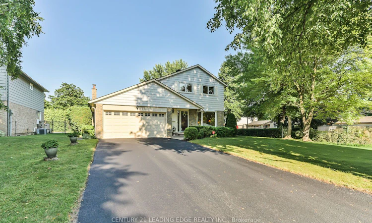 15 Sir Gawaine Place