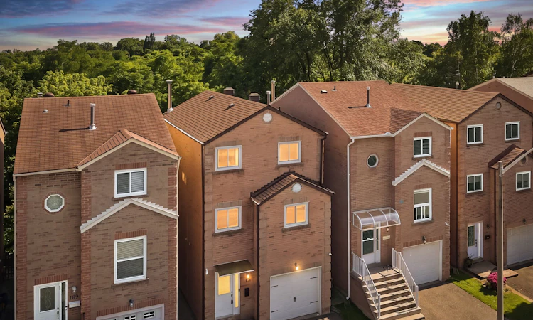 60 Cottonwood Court