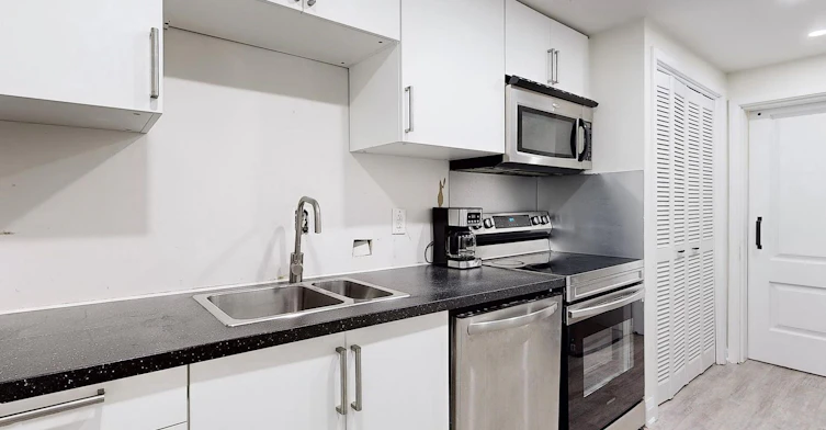 95 Beswick Drive, Newmarket, ON, L3Y 1E8 - 3