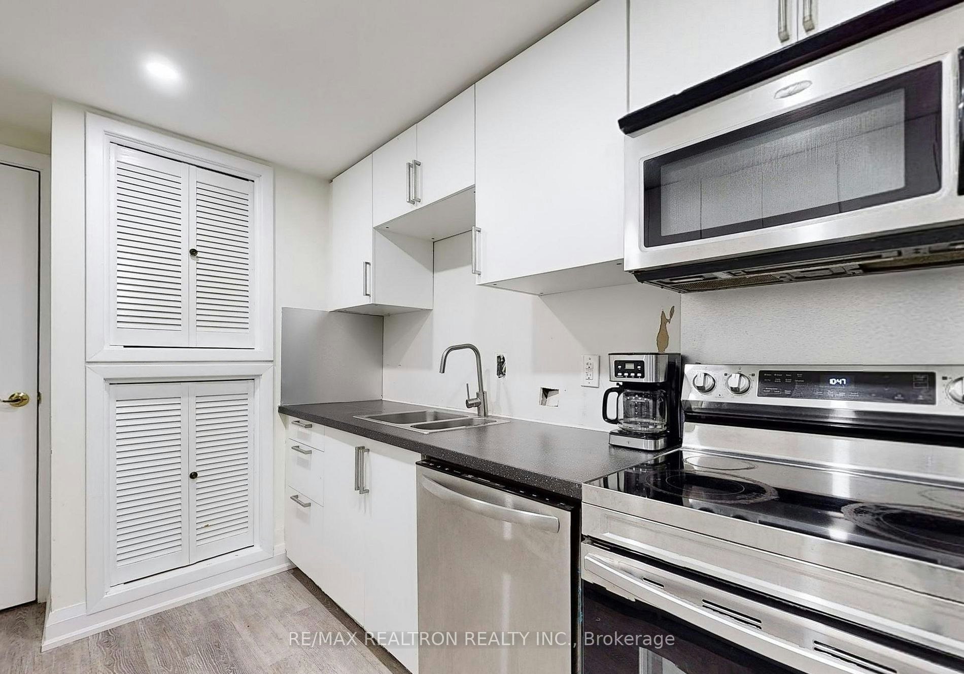 95 Beswick Drive, Newmarket, ON, L3Y 1E8 - 4