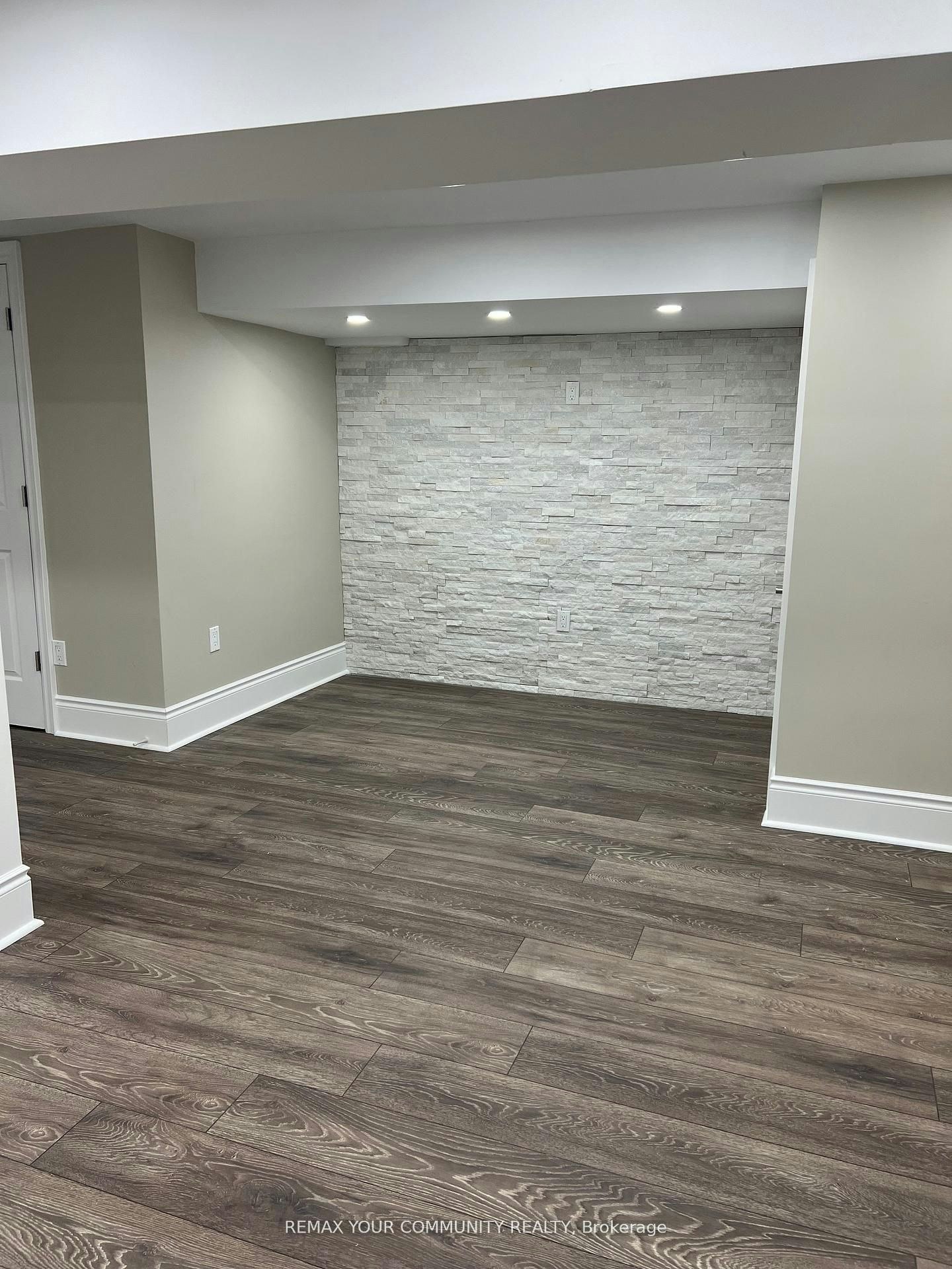 23 Irwin Avenue, Aurora, ON, L4G 3G1 - 11