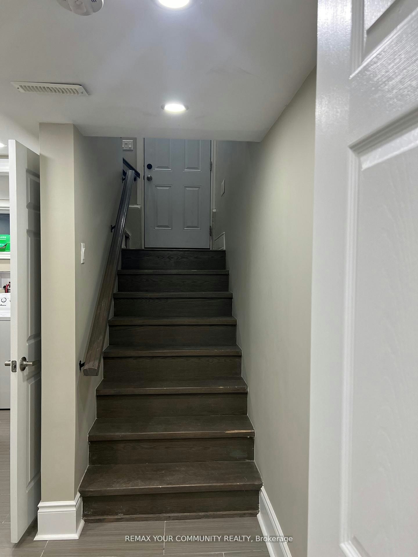 23 Irwin Avenue, Aurora, ON, L4G 3G1 - 12