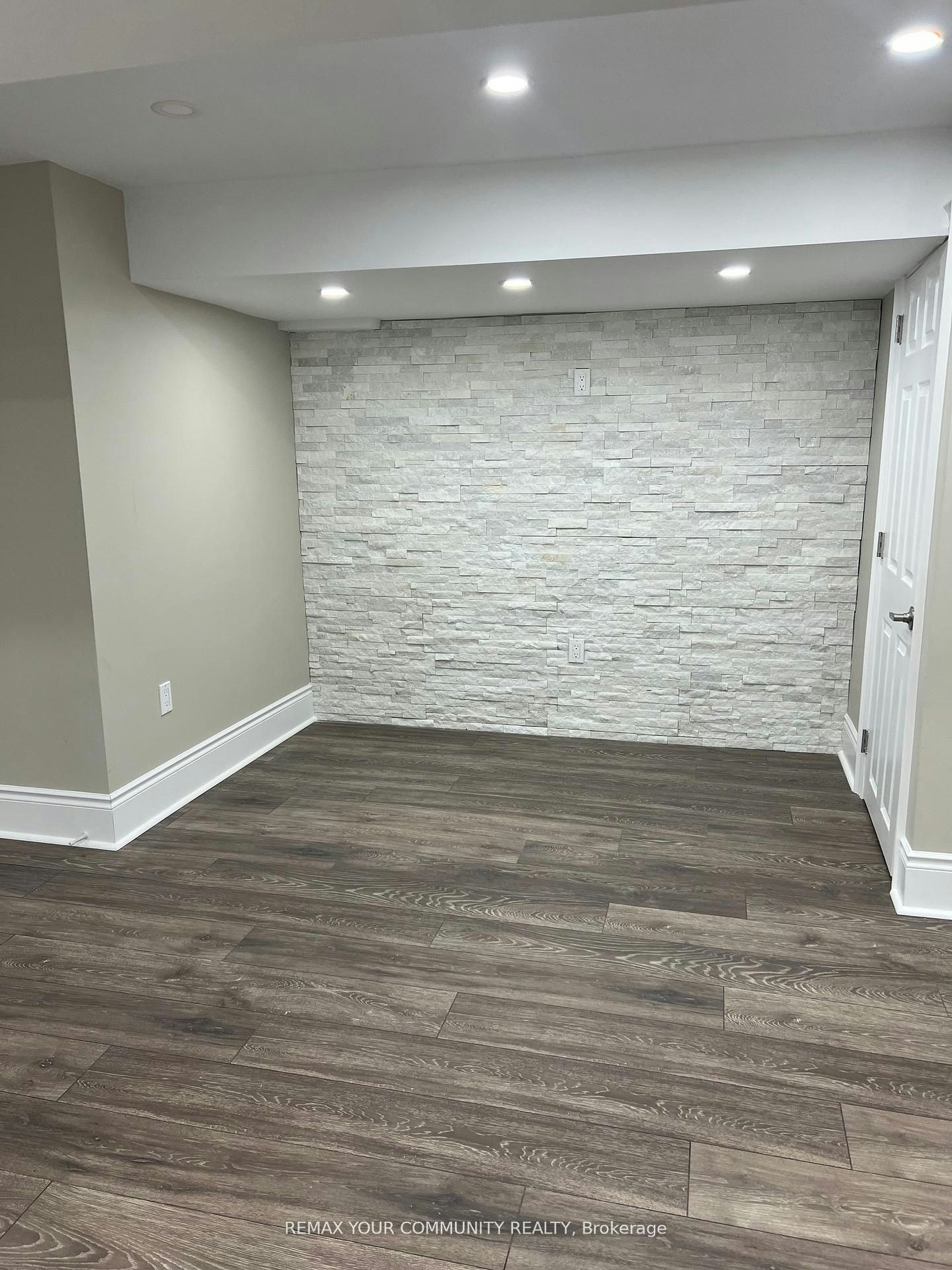 23 Irwin Avenue, Aurora, ON, L4G 3G1 - 10