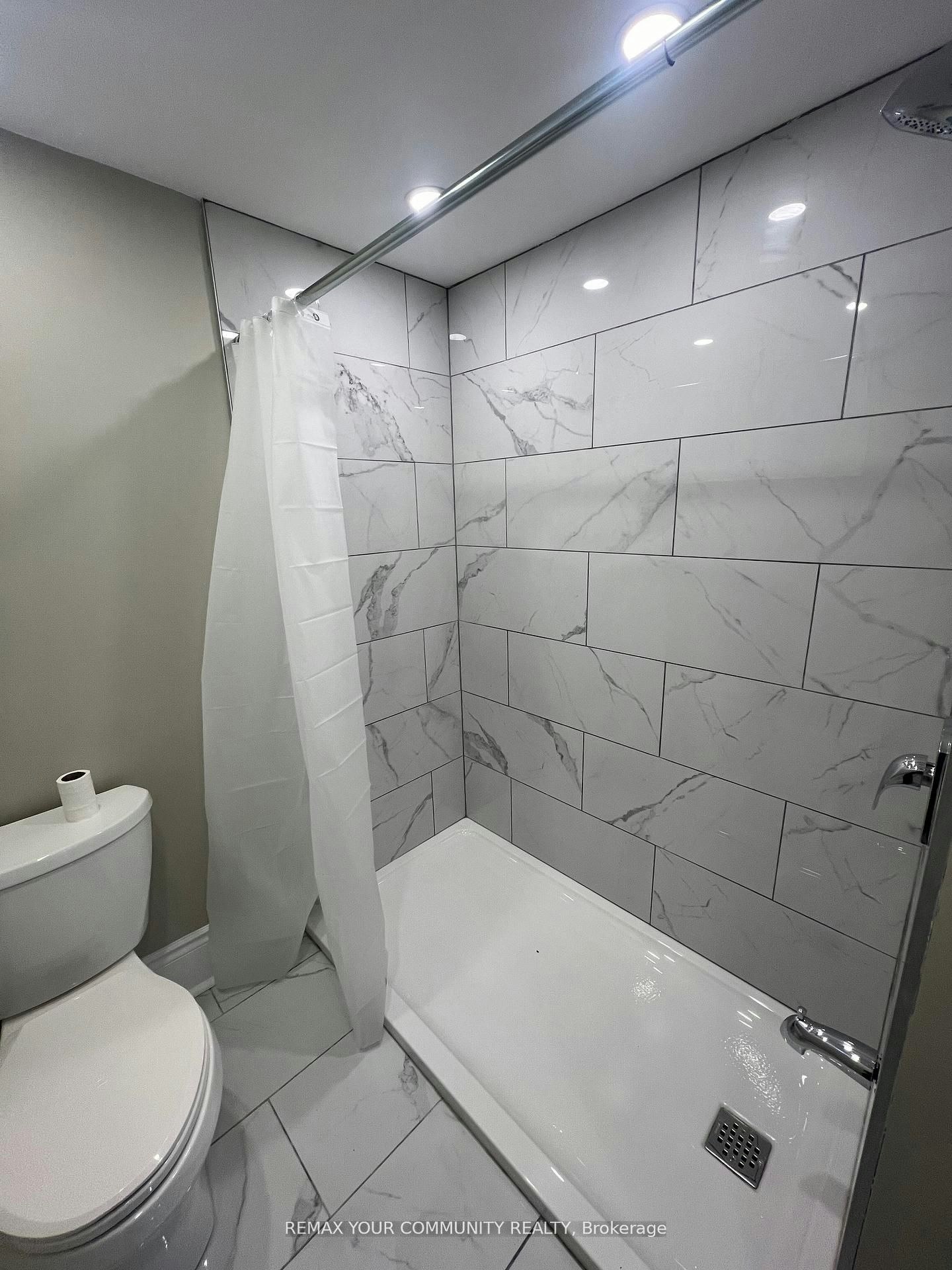23 Irwin Avenue, Aurora, ON, L4G 3G1 - 7