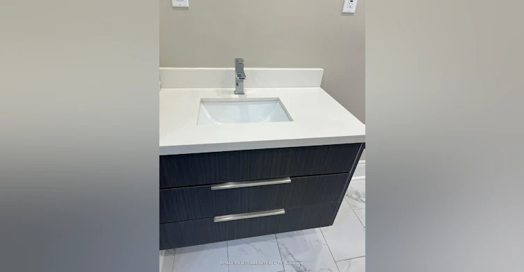 23 Irwin Avenue, Aurora, ON, L4G 3G1 - 6