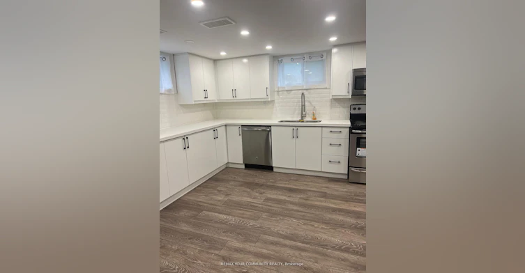 23 Irwin Avenue, Aurora, ON, L4G 3G1 - 4