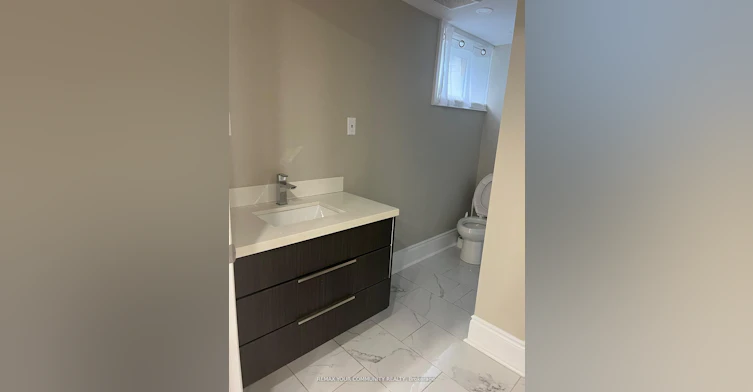 23 Irwin Avenue, Aurora, ON, L4G 3G1 - 3