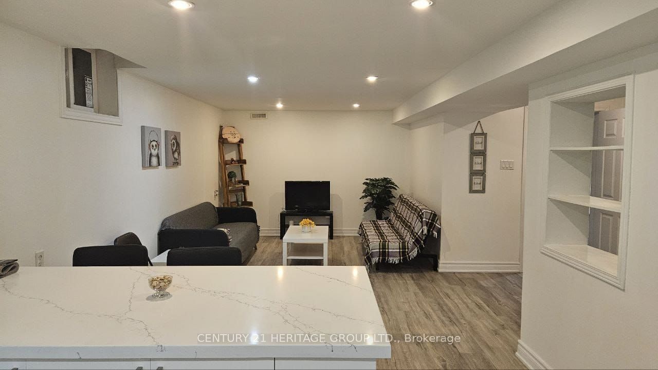 73 Lagani Avenue, Richmond Hill, ON, L4B 3C6 - 3