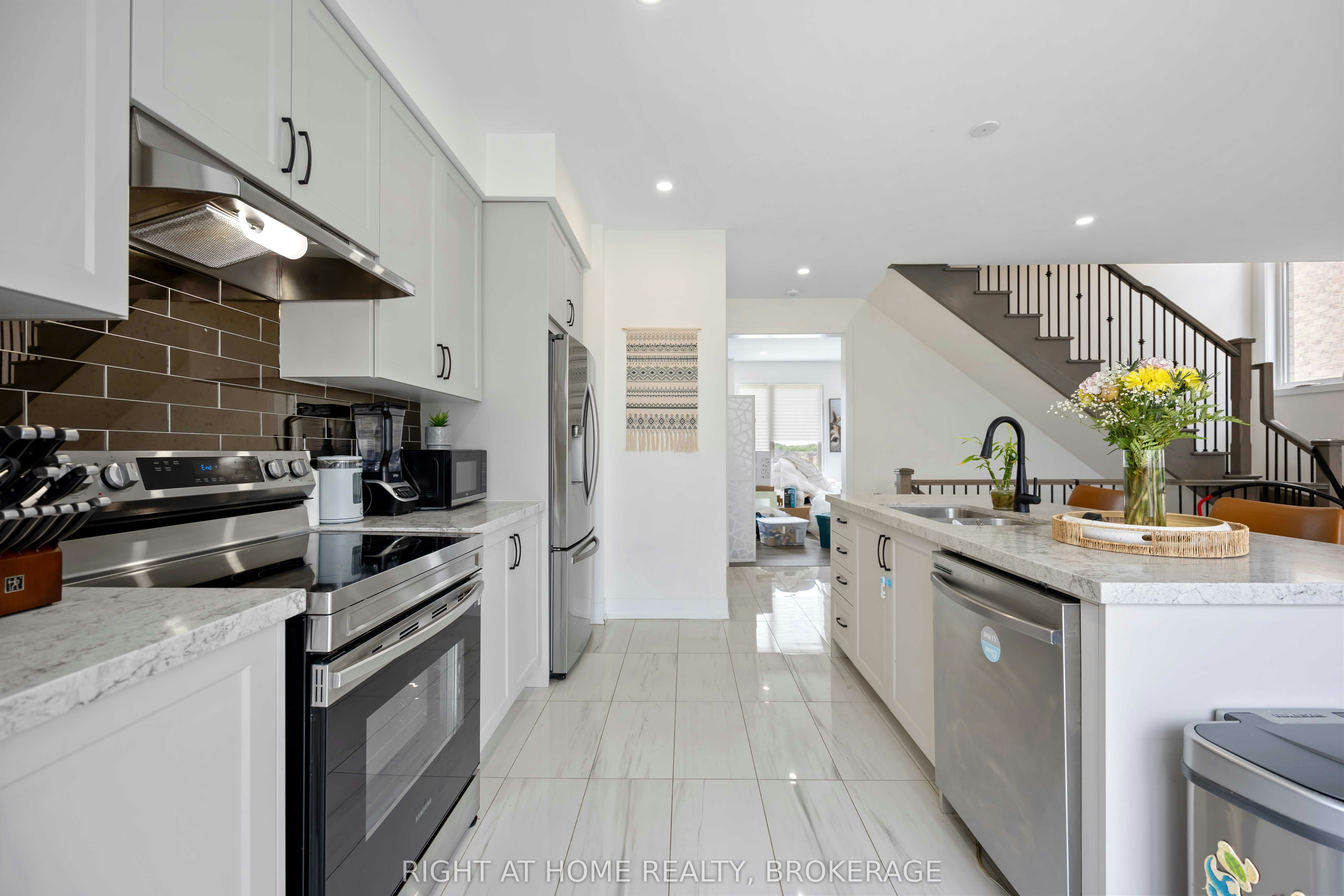 Upper-11707 Tenth Line, Whitchurch-Stouffville, ON, L6B 1A8 - 9