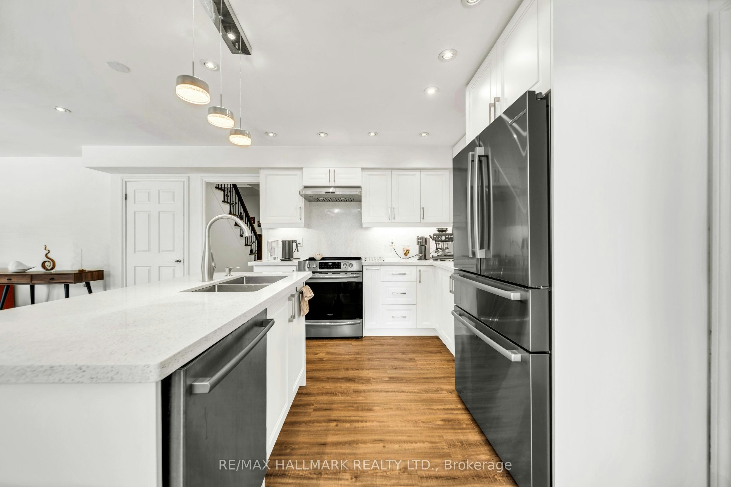 39 Sunnywood Crescent, Richmond Hill, ON, L4C 6W2 - 14