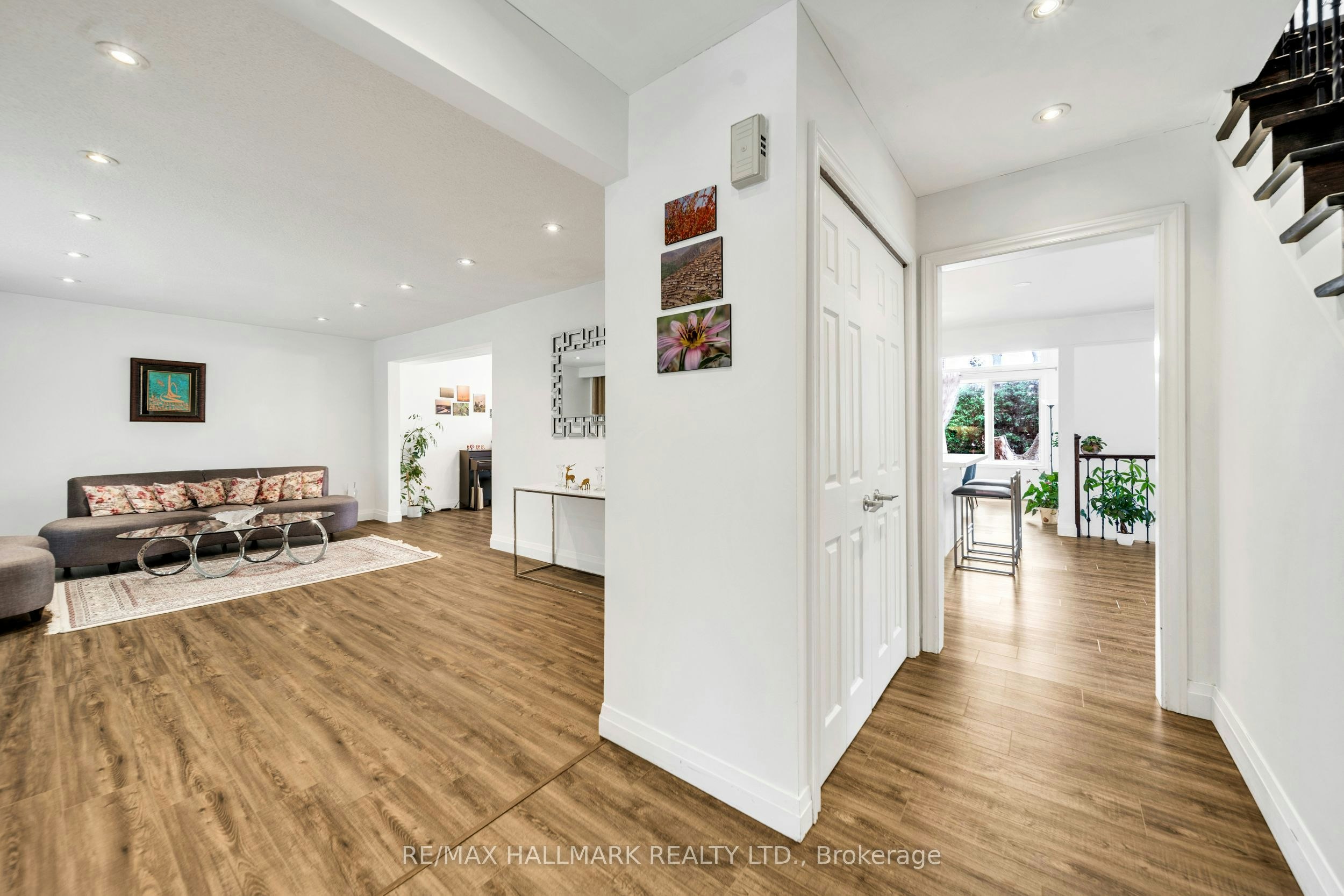 39 Sunnywood Crescent, Richmond Hill, ON, L4C 6W2 - 5
