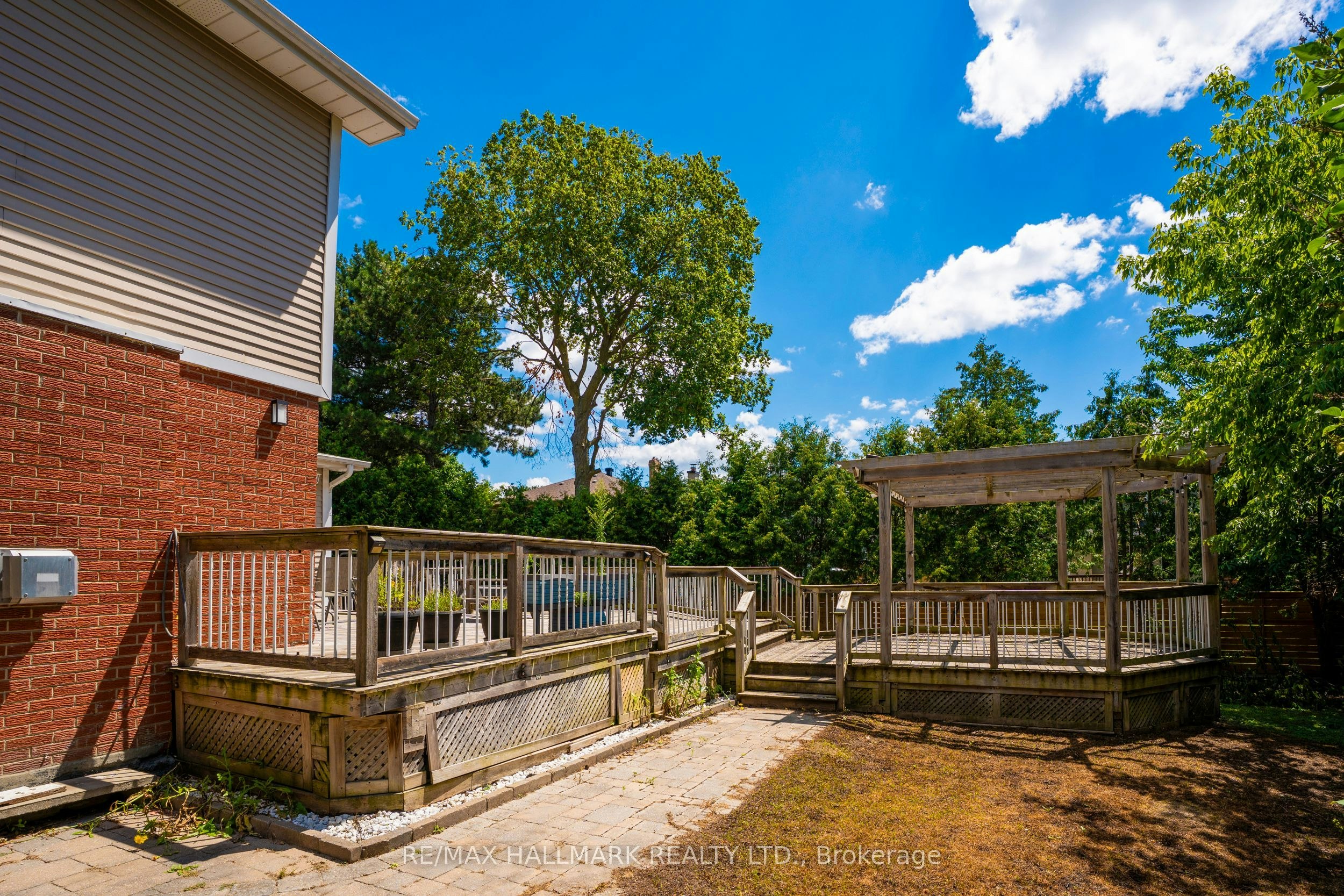 39 Sunnywood Crescent, Richmond Hill, ON, L4C 6W2 - 32